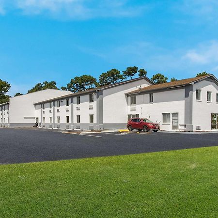 Econo Lodge Cherry Point Havelock Exterior photo
